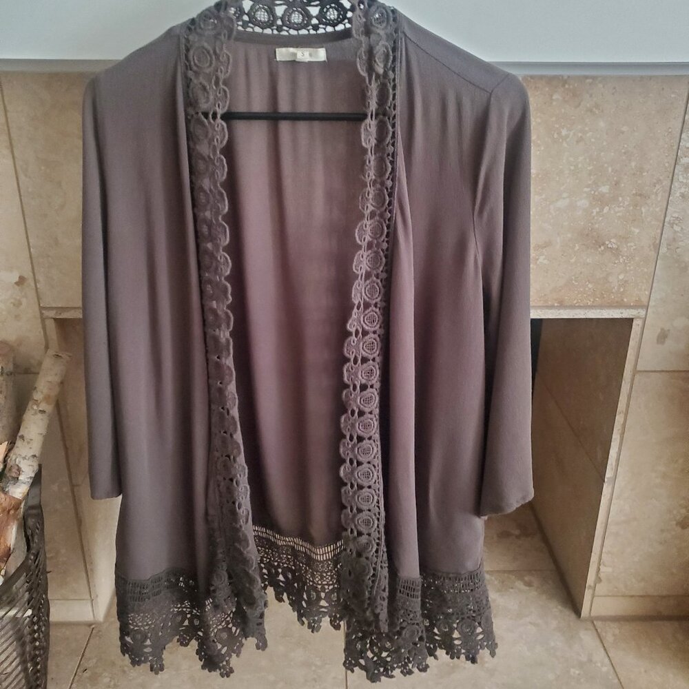 Maurices lace trim kimono
